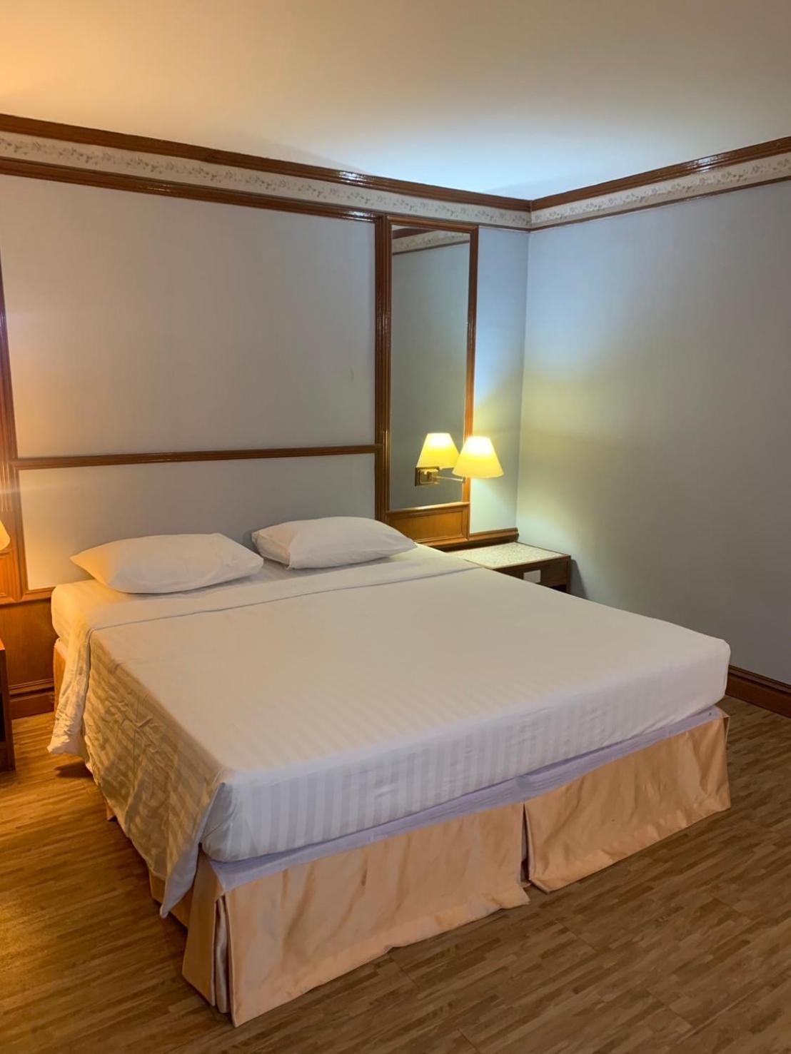 Hotel Pattaya Beach מלון 2*